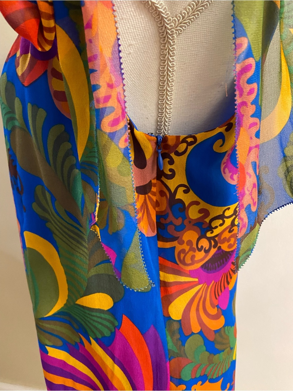 Trina Turk&Banaba Rep One-Shoulder Paisley Print Dress in Blue and Green Silk 12 - Picture 9 of 11
